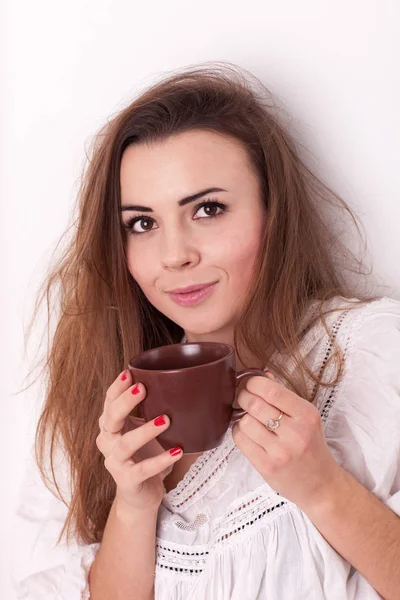 Jonge Vrouw Wakker Worden Koffie Drinken — Stockfoto