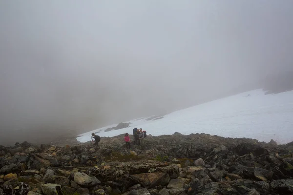 2016 노르웨이 Jotunheimen Galdhopiggen Jotunheimen 노르웨이 추적자는 최고봉 노르웨이 Galdhopiggen에가 — 스톡 사진