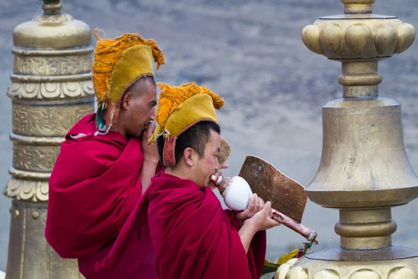 Leh, Hindistan-Eylül 4: Budist rahipler 4, 2011 Leh, Hindistan. Budist rahipler manastırdaki city Lech yakınındaki. Ladakh il.