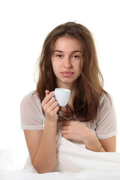 Jonge Vrouw Wakker Worden Koffie Drinken — Stockfoto