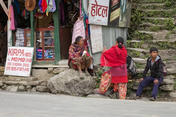 Narchyang Νεπάλ Μαρτίου Ιμαλάια Άτομα 2015 Στην Narchyang Του Νεπάλ — Φωτογραφία Αρχείου