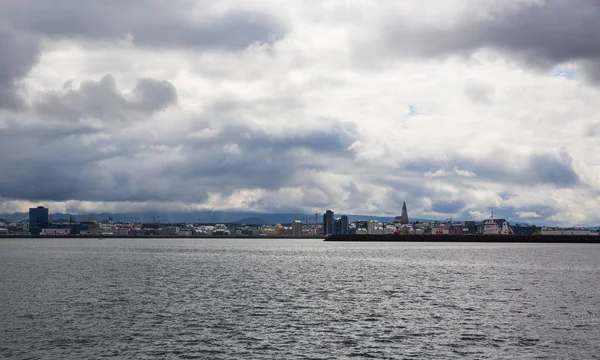 Вид Столицу Исландии Город Рейкьявик Корабля — стоковое фото