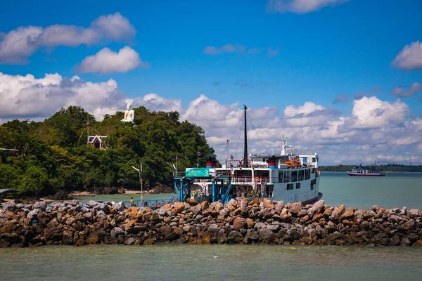 Barco Amarrado Cerca Del Muelle Piedra Tailandia — Foto de Stock