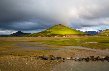 Güzel dağ Panorama Milli Parkı Landmannalaugavegur, İzlanda. 