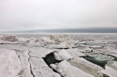 Kırım kıyısında soğuk haftasonu