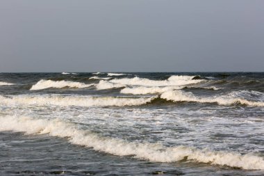 Hint Okyanusu, yüksek dalgalar