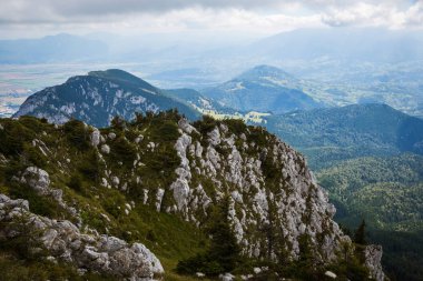 Karadağ dağ silsilesi içinde Karpatlar yaz Panoraması