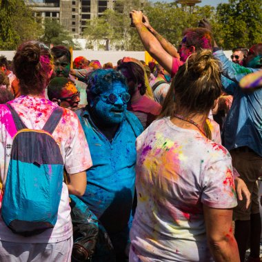 Agra, Hindistan-Mart 2: Bayram kutlama 2 Mart 2018 Agra, Hindistan. İnsanlara bayram kutlamaları