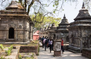 Katmandu, Nepal-Mart 28: Katmandu, Nepal Pashupatinath Tapınağı üzerinde 28 Mart 2015. bir ünlü, Kutsal Hindu Tapınağı.