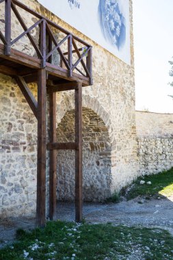 Romanya'nın küçük kasabalarını gündüz gezerken, bina ve mimariye bakış, Romanya 