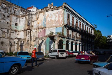 Habana, Cuba-Ocak 12: Şehir sokak üzerinde 12 Ocak 2018 yılında Havana, Küba. Habana sokak görünümü