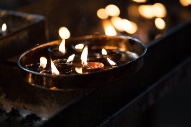 Kandil bir Tibet Budist tapınak