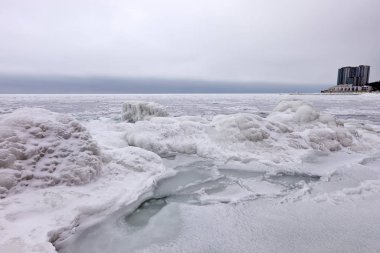 Kırım kıyısında soğuk haftasonu