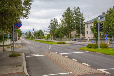 Reykjavik sokak yaz aylarında.