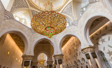 Birleşik Arap Emirlikleri'nin başkenti Abu Dabi üzerinden seyahat 