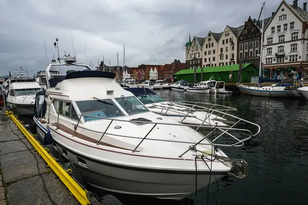 Bergen Norvégia Július Hajó Bryggen 2016 Bergen Norvégia Hajó Rakparton — Stock Fotó