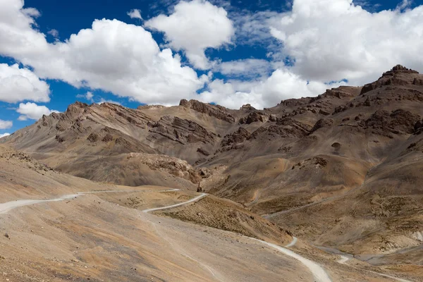 州インド ラダック ヒマラヤの美しい山の風景 — ストック写真