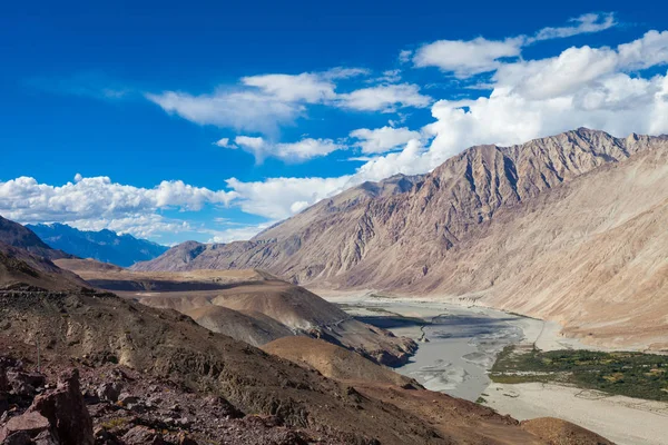 山ラダック地域の美しい風景です ヒマラヤ山脈 インド — ストック写真