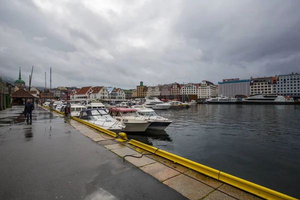 Bergen Norsko Červenec Loď Bryggen 2016 Bergen Norsko Loď Nábřeží — Stock fotografie