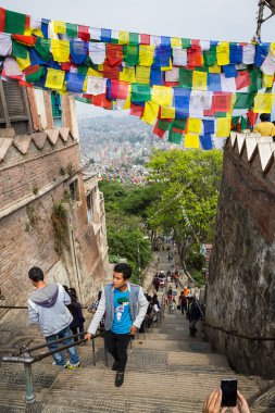 Katmandu, Nepal-Mayıs 7: Maymun Tapınağı 7, Katmandu, Nepal 2016. Swoyambhunath Katmandu Vadisi'nde bir tepenin üstüne bir antik dini mimari