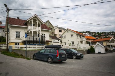 Sogndal, Norveç-Temmuz 14: Sogndal, Norveç. Norveç evleri.