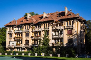 Romanya'nın küçük kasabalarını gündüz gezerken, bina ve mimariye bakış, Romanya 