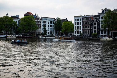 Amsterdam'ın merkezi, Hollanda'nın gündüz görünümü