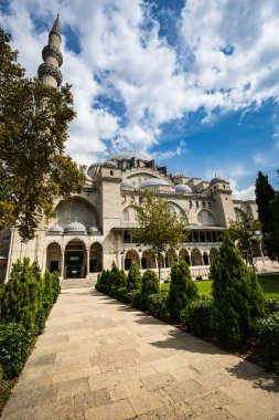 Bahar, Istanbul'da Türk Camii