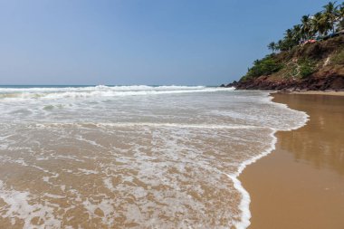 Varkala beach resort güneşli bir günde. Kerala. Hindistan