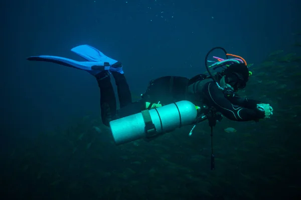 장비의 Sidemount Scubadiver — 스톡 사진