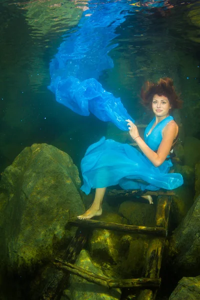 Young Graceful Woman Dress Posing Stairs Lake — Stock Photo, Image