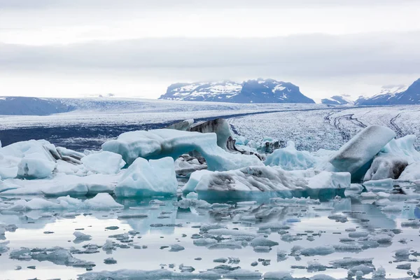 冰岛冰川泻湖中的冰山 Ekulsarlon — 图库照片