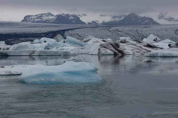 アイスランドの氷河のラグーンの氷山 — ストック写真