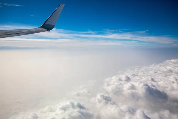 Mit Dem Flugzeug Der Luft Über Wolken — Stockfoto