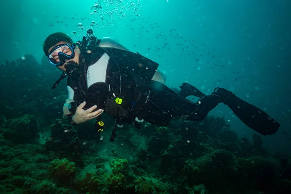 Mergulhador Subaquático Perto Ilha Koh Tao — Fotografia de Stock