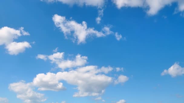 Der Klare Himmel Mit Einer Wolke — Stockvideo