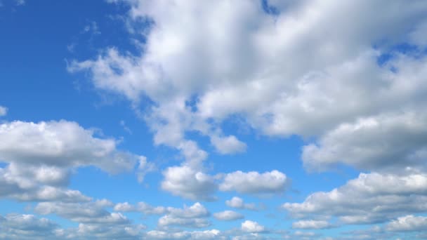 Heldere Hemel Met Een Wolk — Stockvideo