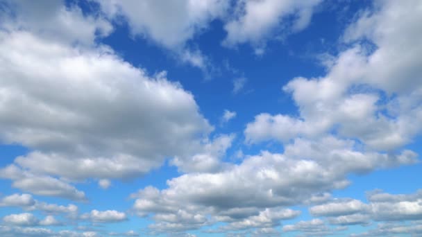 Der Klare Himmel Mit Einer Wolke — Stockvideo