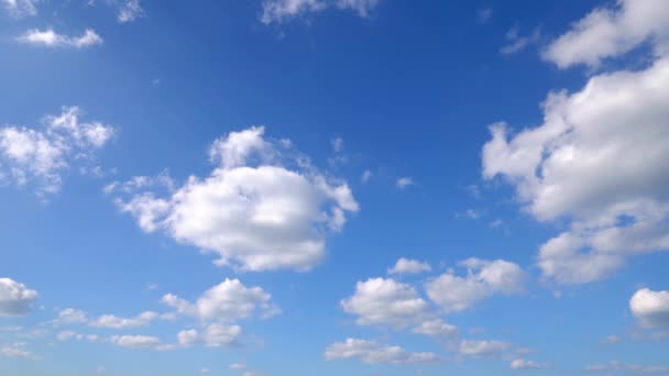 Heldere Hemel Met Een Wolk — Stockvideo