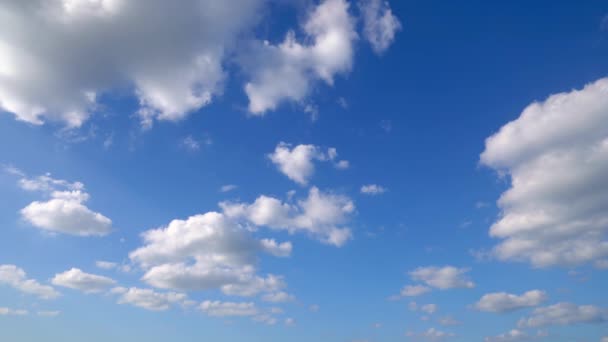 Heldere Hemel Met Een Wolk — Stockvideo