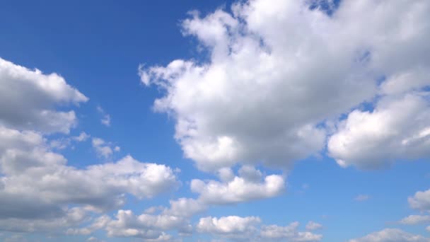 Der Klare Himmel Mit Einer Wolke — Stockvideo