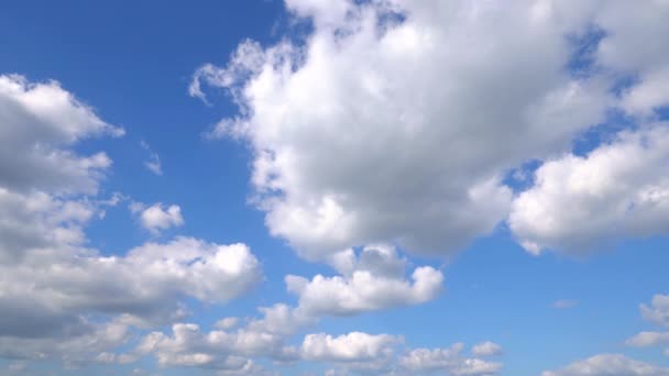 Heldere Hemel Met Een Wolk — Stockvideo