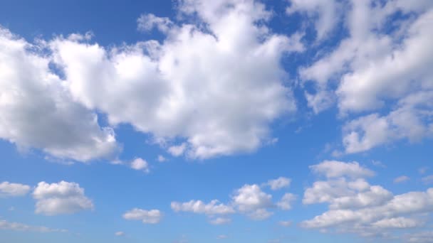 Der Klare Himmel Mit Einer Wolke — Stockvideo