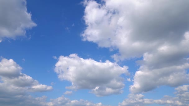 Heldere Hemel Met Een Wolk — Stockvideo