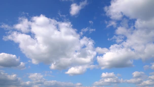 Cielo Despejado Con Una Nube — Vídeos de Stock