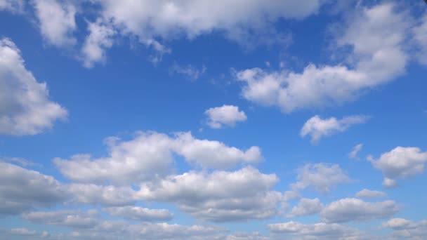 Heldere Hemel Met Een Wolk — Stockvideo