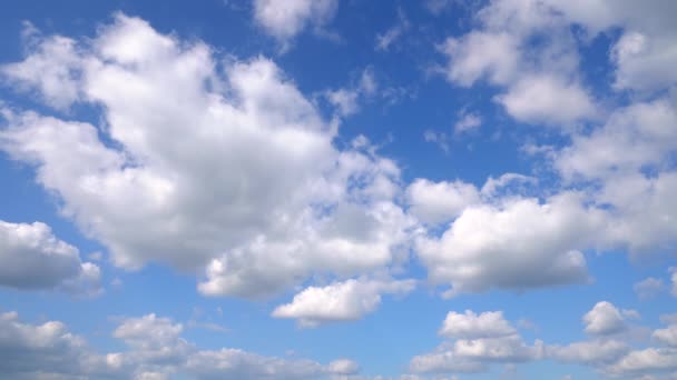 Heldere Hemel Met Een Wolk — Stockvideo