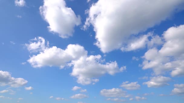 Heldere Hemel Met Een Wolk — Stockvideo