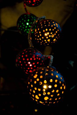 yuvarlak lambalar ile arka plan resmi olarak bir daire.