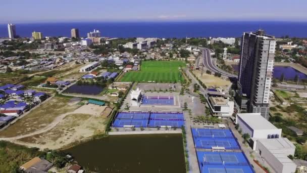 Вид на пляж и город Seascape в Хуа Хине в провинции Прованс, Таиланд, вид сверху на пляж и город Хуа Хин . — стоковое видео